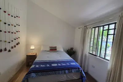 Image de Centrally located house with a garden, you can get everywhere in 5 minutes.