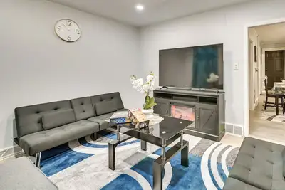 Image de Walk to Local Eats! Updated Schenectady Apartment