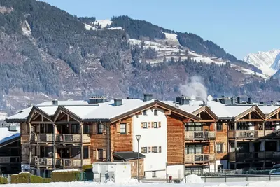 Image de Joli appartement pour 6 personnes avec piscine, Wifi, Tv et balcon