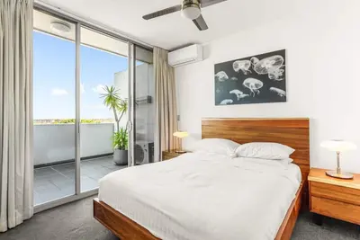 Image de Spacieux appartement de 2 chambres avec deux balcons et vue sur la ville