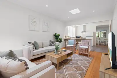 Image de Maison luxueuse de 3 chambres près de la plage