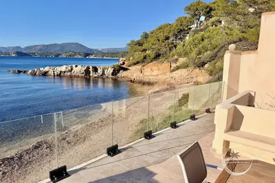 Image de Les Oursinières • Accès à la plage • Près du Port