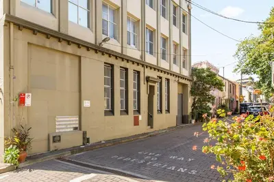 Image de Appartement élégant de 2 chambres en centre-ville près de Fig Lane Park