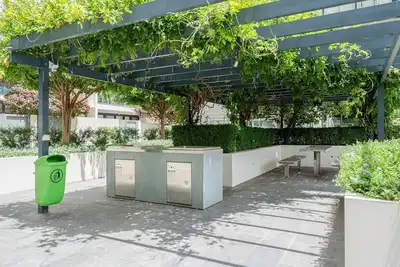 Image de Appartement lumineux de 2 chambres à proximité des commodités de la ville