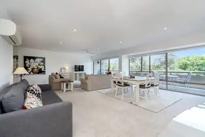 Image de Spacieux appartement de 2chambres à proximité des restaurants et des attractions