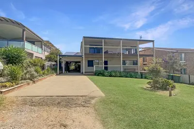Image de Maison côtière de plain-pied avec accès à la piscine