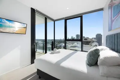 Image de Hôtel élégant de 2 chambres à Broadbeach avec vue sur l'océan