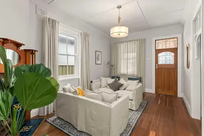 Image de Maison familiale à Mayfield avec un intérieur élégant