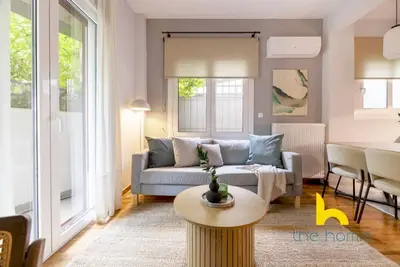 Sun-Splashed Sanctum w/ Green Patio, Acropolis