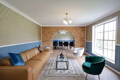 Image de Maison de campagne de 4 chambres avec salle de jeux et vue