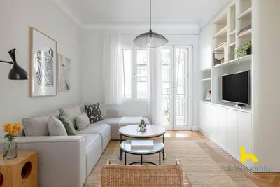 Image de 25% - Efranoros19-2 · Enchanted Haven: Whimsical Elegance & Modern Bliss