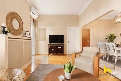 Image de 25% - Zacharitsa18-2 · Grand Family Apt with Courtyard near Acropolis!