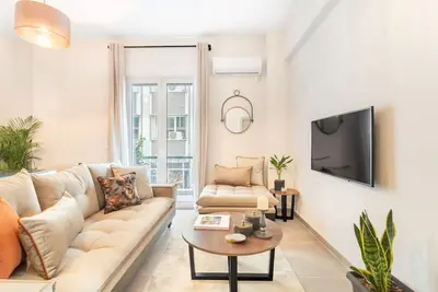 Image de 25% - Zan Moreas27 · Stylish, 3-brdm Family Apartment near Acropolis!
