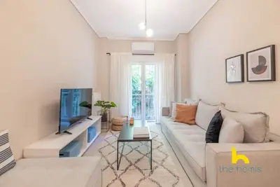 Image de 25% - Stirieon1-2 · Minimal 2-Bdr Apt Near Acropolis By The Homis