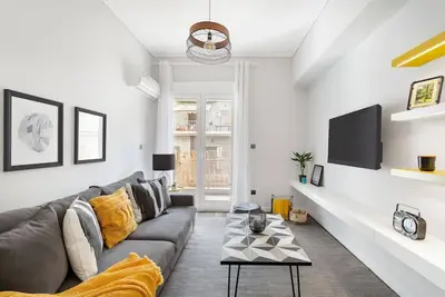 Image de Bright, Modern Retreat Near Acropolis w/ Balcony