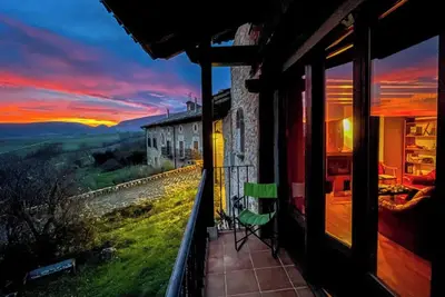Image de Ecological Rural House in the Lana Valley, with bio-construction materials.