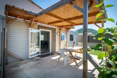 Image de Mobil-home Pmr avec Terrasse à Saint-Rome-de-Tarn