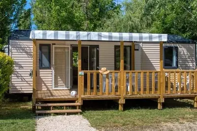 Image de Mobil home confortable avec terrasse à Groléjac