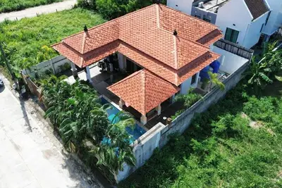 Image de Balinese-Style Pool Villa • Big Garden & Terrace • Nai Harn & Rawai Beach