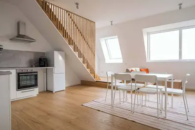 Image de Modern top-floor apartment for 6 in Friedrichshain