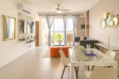 Image de Sea View + WiFi + WiFi + Parking + Ac | 2 Min Walk to Beach / Vista Mar