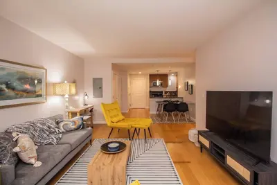 Spacious 2 Bed/2 Bath Gem near Bu & Fenway