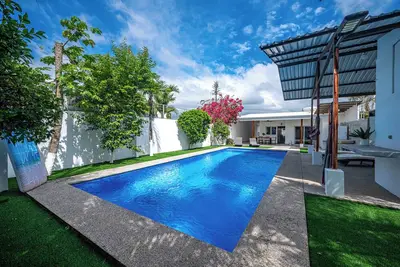 Image de Enjoyable 3-bedroom villa with Ac in vibrant Jacó\nWalking Distance to everything