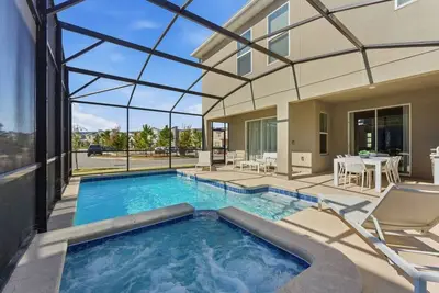 6br / 5ba Villa w/ Pool & Spa – Storey Lake