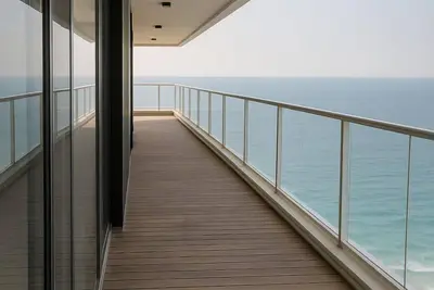 Image de 🏖️ \"The Yacht\" on Nitza Street – A Luxury Penthouse Facing the Sea<br><br>Located on the prestigious Nitza Street, this breathtaking penthouse feels like your very own private yacht. <br>With an open, panoramic view of the sea, it offers a true sense