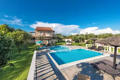 Image de Maxim - Quatre Chambres Villa, Couchages 8