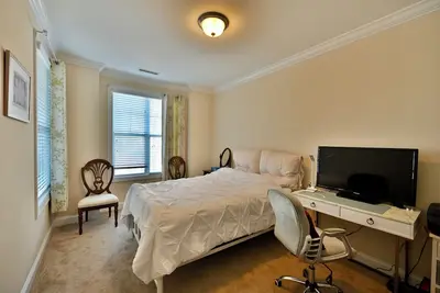 Image de Modern Comfort 5br in the Heart of Cary, Your Perfect Home Away From Home