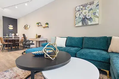 Image de Heart of Irvine -Luxury Apt w/Pool & Gym 中文服务-