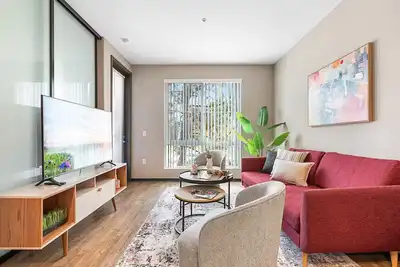 Image de Irvine Luxury Living - Pool, Gym & Prime Location