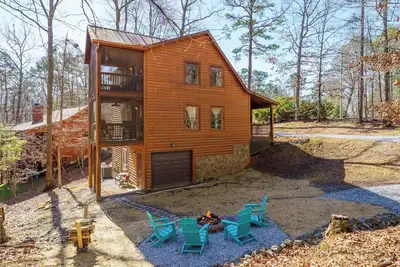 Image de Cozy 3-Bedroom Cabin in Gated Community-Prime Location!