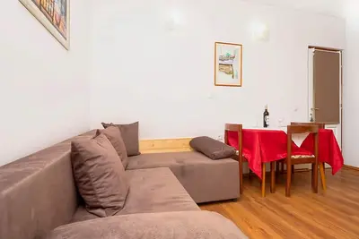 Image de Charmant appartement à Živogosce avec Wi-Fi
