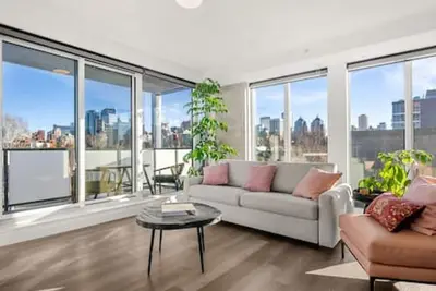 Image de Luxury Downtown Suite | Sleeps 6 |Ac| Free Parking