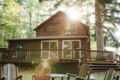 Image de Charming 2-bedroom house with a Hot Tub in the \nWestern Finger Lakes