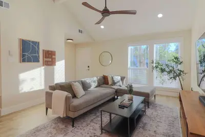 Image de Modern South Austin 3br/4Bd Retreat | Big Fenced Yard • 7mi to Dt