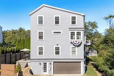 Image de Modern Beach House in York Maine on the Nubble Peninsula