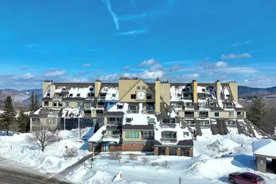 Image de Cozy 2-bedroom 2-Bath 2-Story in Killington Main Building