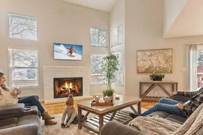 Image de New! Cityside Stay 3br Family Retreat Near Dt with Patio