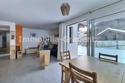 Image de Appartement confortable pour 4 personnes, salon, coin cuisine avec lave-vaisselle, 1 chambre à 1 lit