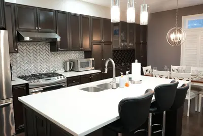 Image de Luxury 5br Home w/ Spa Bath