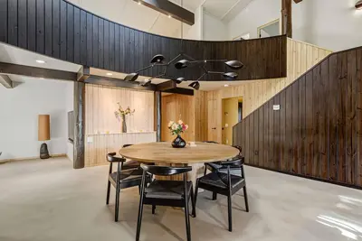 Image de The Sawtooth Modern | Designer Build | Hot Tub | River Access