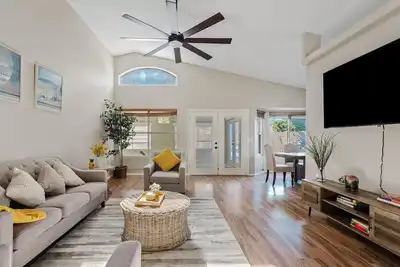 Image de Bright & Cozy One-Story Chandler Home