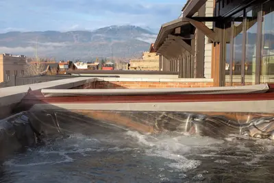 Image de New! Summit Downtown Duo – Two Units Rented Together, 4br w/ Decks, Hot Tub & Prime Location