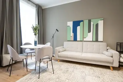 Image de Spacious apartment with a balcony