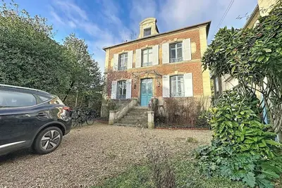 Image de Maison bourgeoise de charme – centre de Précy