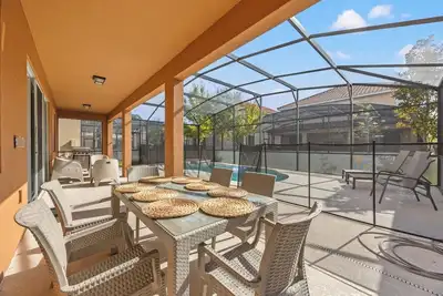 Heated Pool • Hot Tub • 8br Villa