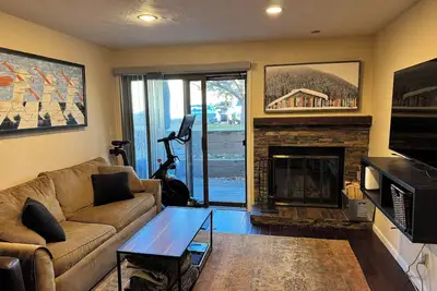 Image de Cozy 2-bedroom condo, close to Beaver Creek, perfect to stash gear and recharge